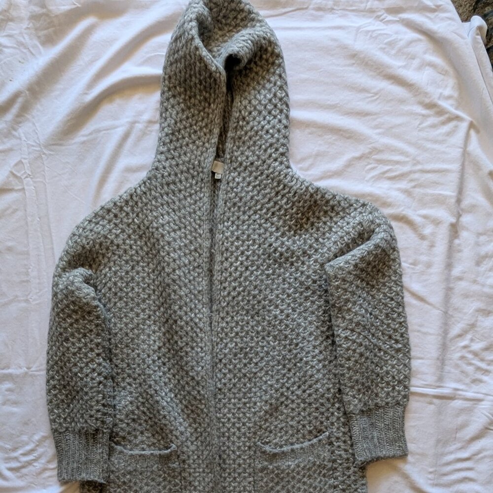 Cozy Rode brand gray knit long‎ cardigan with hood
